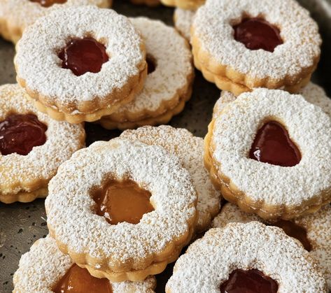 MA QUANTO SONO BUONI CON MARMELLATA: biscotti Occhi di bue Pistachio Biscotti, Pistachio, Italian Recipes, Pancakes, Cooking Recipes, Pasta, Cake, Brioche