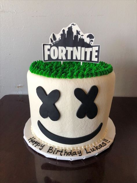 Fort Night Cake For Boys, Fortnight Cakes For Boys, Diy Fortnite Cake, Fortnite Birthday Party Ideas Cake, Easy Fortnite Cake, Fortnite Marshmello Cake, Fortnite Cake For Boys, Marshmello Cake, Fortnite Marshmellow Cake