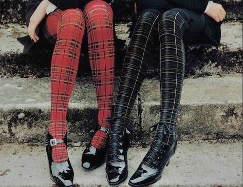 Nap Dresses, Rare Icons, Plaid Tights, Funky Tights, Moda Aesthetic, Nap Dress, Mode Grunge, Holiday Plaid, Hill House