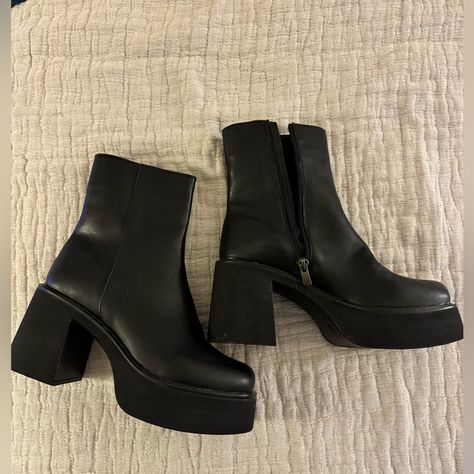 Steve Madden Platform Boot, Steve Madden Platform Boots, Thrift Inspo, Steve Madden Platform, Black Platform Boots, Platform Block Heels, Block Heel Boots, Black Platform, Platform Boots