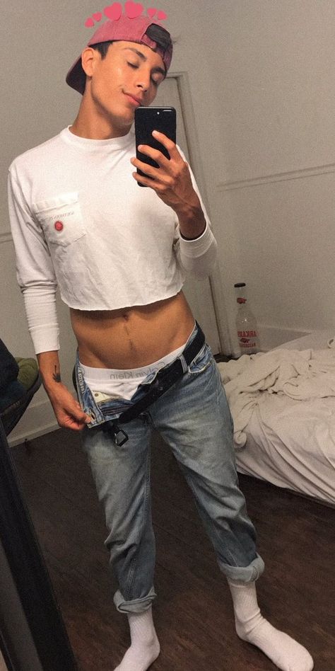 male crop top Crop Top Boys, Boys In Crop Tops, Male Crop Top, Crop Top Men, Mens Crop Top, Gay Fashion, Fitness Inspiration Body, Men Boys, Moda Masculina