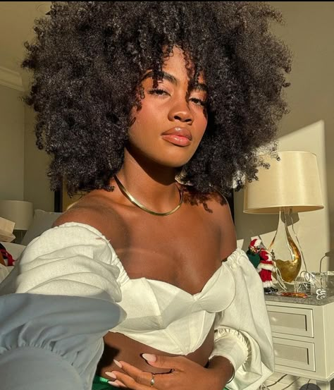 Cute Curly Hairstyles, Pelo Afro, 4c Natural Hair, Dark Skin Beauty, Black Hair Care, Curly Hair Inspiration, Afro Girl, Dope Hairstyles, Natural Hair Journey