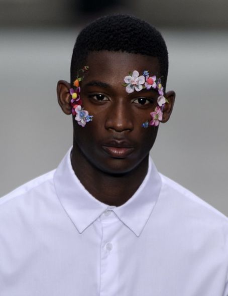 Man With Flowers, Flower Makeup, Runway Makeup, Male Makeup, Afro Punk, Flower Boys, Afro Art, Editorial Makeup, Black Man