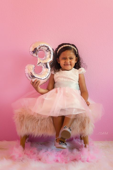 3rd Birthday Photosession! 💓💗💕💞💖💘 3rd Birthday Picture Ideas, 3rd Birthday Photoshoot, 3rd Birthday Pictures, Fairy Photos, Third Birthday Girl, Girls 3rd Birthday, Fairies Photos, Happy Birthday Cake Images, Couple Picture