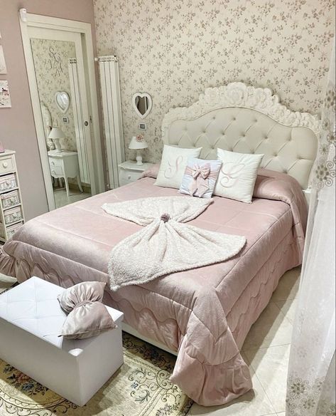 Beds Ideas, Stylish Bedroom Decor, Girly Room, Pretty Bedroom, Cute Bedroom Decor, Pretty Room, Dreamy Room, Bedroom Decor Ideas, Stylish Bedroom