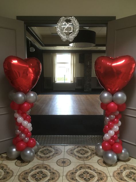 Valentine Balloon Arch Ideas, Valentines Day Balloon Columns, Valentines Balloons Decorations, Valentines Balloons Bouquet, Balloon Tower, Valentines Party Decor, Valentine Centerpieces, Bridal Shower Decorations Diy, Diy Valentine's Day Decorations