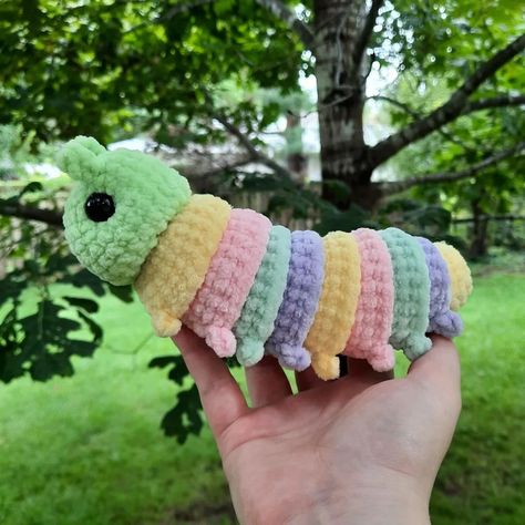 🐛 This caterpillar is adorable!! 🐛 ✨️Pattern - @allfromjade 🧶Yarn - @premieryarns Parfait Chunky 🫶🫶🫶 #kayleecrochet Crochet Caterpillar Pattern Free, Hungry Caterpillar Crochet, Crochet Caterpillar, Caterpillar Crochet, Gummy Worms, Hungry Caterpillar, Crochet Toys Patterns, Stuffed Toys Patterns, Caterpillar