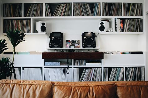 ASIP HQ - Custom shelving and DJ setup — A STRANGELY ISOLATED PLACE Home Dj Setup Living Rooms, Dj Setup Ideas Home, Home Dj Setup, Studio Shelving, Duplex Decor, Turntable Setup, Dj Table, Dj Room, Record Room