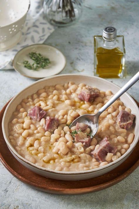 Smoked Ham Hocks And Beans, Dried Great Northern Beans Recipe, Northern White Beans Recipes, Northern Bean Recipes, Recipe For Great Northern Beans, Northern Beans Recipe, Great Northern Beans Recipe, Vegetarian Beans, Ham Hocks And Beans