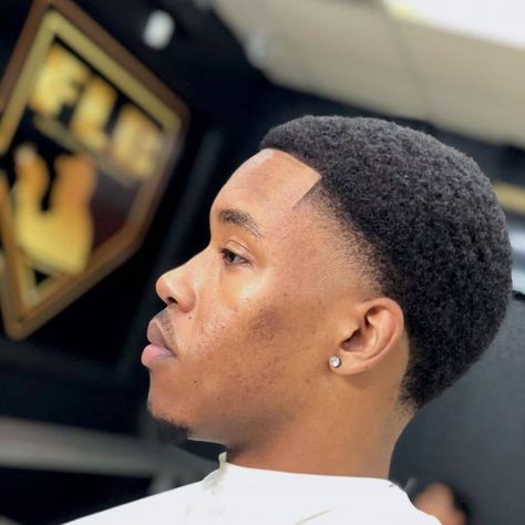 Afro Hairstyles Men Fade, Small Taper Fade, Taper Fade Haircut Black Short Hair, Low Taper Fade Haircut Black Short Hair, Mid Afro Taper, Taper Court, Low Cut Taper Fade, Taperfade Blackmen, Taper Homme Noir