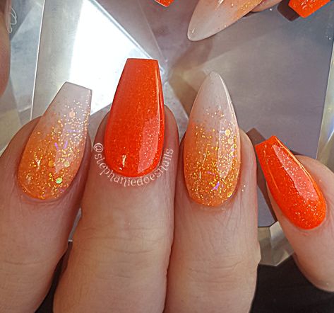 Orange glitter fade White And Orange Ombre Nails, Orange Glitter Ombre Nails, Orange Glitter Nails, Orange Ombre Nails, Glitter Gradient Nails, Faded Nails, Glitter Tip Nails, Ombre Nails Glitter, Nice Nails