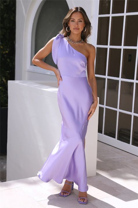 Lilac Silk Dress Long Sleeve, Senior Hoco, Spring Dance, Purple Long Dress, Lilac Bridesmaid Dresses, Dress Lilac, Purple Maxi Dress, Fitted Maxi Dress, Bride Squad