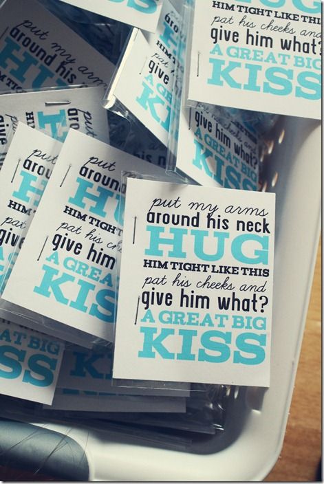 Fun! "I'm so glad when Daddy comes home" to use with hugs and kisses. More fun ideas for Father's Day too. #fathersday Random Holidays, Food Gift Ideas, Husband Ideas, Primary Chorister, Primary Singing Time, Primary Ideas, Church Activities, Singing Time, Dad Day