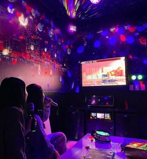 ♕: Follow me! ♕: Suggest a picture. ♕: I'm open for collaboration. ♕: Save = Follow ♕ Social media : Instagram ♕Credits to : the real owner Seoul Date Aesthetic, Karaoke Aesthetic, Karaoke Bar, Karaoke Room, Korea Trip, Karaoke Party, Cinema Film, Summer Plans, Korea Travel