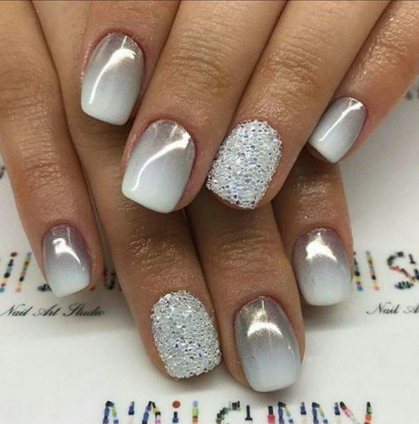 Prom Nail Designs, Silver Nail Designs, Silver Nail Art, Nagellack Trends, Nails Yellow, Silver Nail, Nail Colors Winter, Pretty Nail Designs, Super Nails