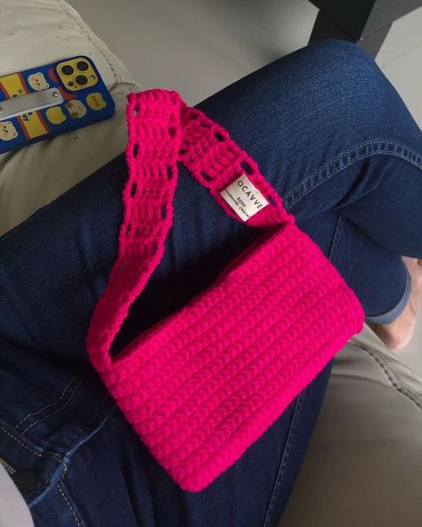 Handbag Design Ideas, Mini Bag Diy, Mini Bag Crochet, Pink Crochet Bag, Mini Crochet Bag, Shoulder Bag Crochet, Crochet Mini Bag, Handbag Design, Crochet Top Outfit