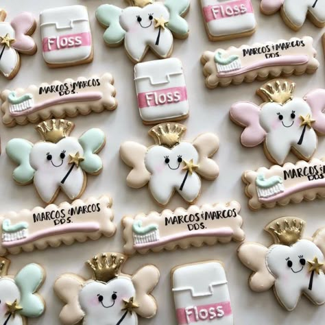 Dental Assistant Cookies, Teeth Cookies Decorated, Tooth Cookies Decorated, First Tooth Cookies, Dentist Graduation Party, Baby Shower Cakes Girl Pink, Teeth Cookies, Dentist Cookies, Dental Cake