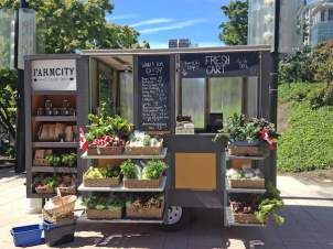 Farm on wheels, Le Creuset rival, and Fish Shack food Foodtrucks Ideas, Fish Shack, Farmers Market Display, Farm Store, Flower Truck, Fruit Shop, Flower Cart, 카페 인테리어 디자인, Farm Market