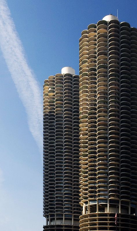 Marina City, Chicago | Marina City, Chicago | Justin Miller | Flickr Marina City Chicago, Bertrand Goldberg, River Architecture, Architecture Illustrations, Marina City, Chicago Buildings, Chicago Aesthetic, Downtown Denver, Chicago River