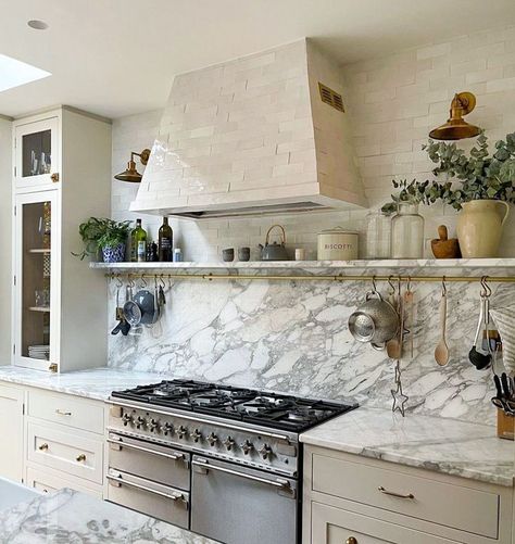 Splash Back Tiles, Millie Turner, Small Coastal Kitchen, Coastal Kitchen, Gorgeous Kitchens, Kitchen Extension, Kitchen Marble, Kitchen Diner, Dream House Interior