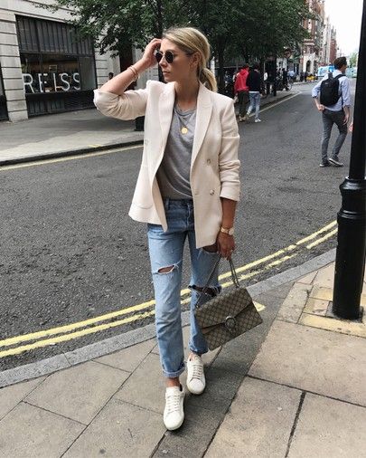 http://liketk.it/2s0IP #liketkit @liketoknow.it Dress Casual Outfits, Emma Hill, Pijamas Women, Looks Jeans, Cooler Look, Fashion Dresses Casual, Trendy Sneakers, Blazer Outfits, Formal Outfit