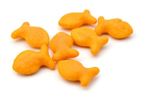 GMO-Free Goldfish Crackers Land on the ... Goldfish Snack, Store Bought Snack, Cracker Candy, Butter Crackers, Goldfish Crackers, Food Education, Vinegar Uses, German Potato Salad, Organic Apple Cider