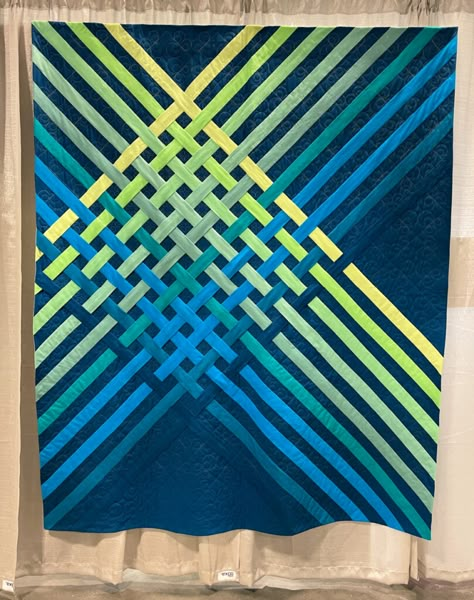 QuiltCon 2023 Recap - Sew Much Moore Fabric Weaving Projects, Contemporary Quilts Designs, New Quilt Patterns 2023, Interwoven Quilt Pattern, Woven Quilt Pattern, Quiltcon 2023, Contemporary Quilt Patterns, Geometric Quilt Patterns, 2023 Recap