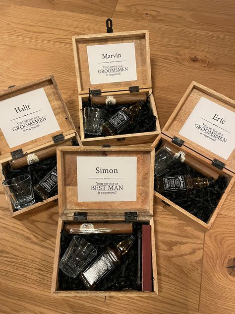 Groomsmen Proposal With Cigars, Asking Someone To Be Your Groomsman, Will You Be My Groomsmen Gifts, Men’s Groomsmen Proposal, Best Man Wedding Gift, How To Ask Guys To Be Groomsmen, Best Men Gifts, Ideas To Ask Groomsmen To Be In Wedding, Groomsmen Proposal Whiskey