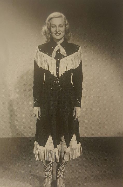 Audrey Williams in her publicity photo wearing her custom designed cowgirl outfit by Nudie of Hollywood in the 1950s Audrey Williams, Hank Williams Sr, Hank Jr, Western Inspiration, Country Western Singers, Music Country, Cowgirl Outfit, Hank Williams Jr, Country Musicians