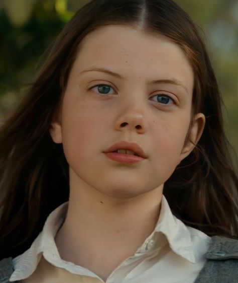 Lucy Narnia, Narnia Pictures, Narnia Lucy, Edit Face, Dark Fantasy Book, 100 Faces, Lucy Pevensie, Narnia 3, Georgie Henley