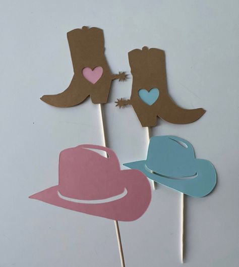 Cowboy Cowgirl Gender Reveal Ideas, Boots Or Bows Gender Reveal Centerpieces, Cowboy Or Cowgirl Gender Reveal Decorations, Vaquero O Vaquera Gender Reveal, Cowboy And Cowgirl Gender Reveal Party, Gender Reveal Country Theme, Cowboy Cowgirl Gender Reveal, Cowboy Gender Reveal Ideas, Cowgirl Or Cowboy Gender Reveal