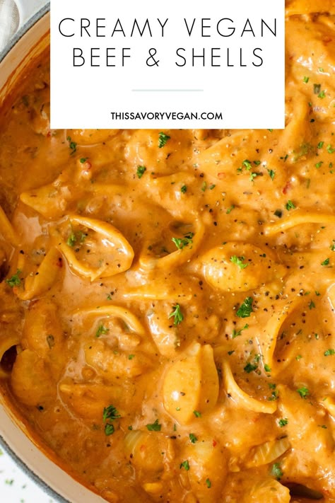 Vegan Creamy Beef And Shells, Easy Vegan Winter Recipes, One Pot Vegan Pasta, One Pot Vegetarian Meals, Beef Shells, Vegan One Pot Meals, Cheap Vegan Recipes, Quick Vegan Dinner, Vegan Goulash