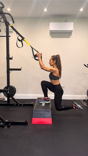 Trx Lunges, Deficit Lunge, Deficit Reverse Lunge, Curtsey Lunge, Workout Room Design, Trx Full Body Workout, Crossfit Challenge, Trx Exercises, Calisthenics Workout For Beginners