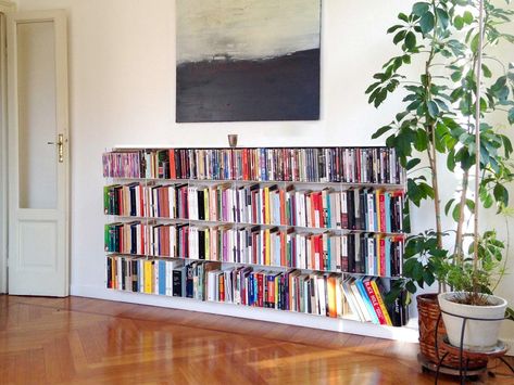 Creative Bookshelves For Small Spaces, Hallway Shelving, Bookshelves For Small Spaces, Brownstone Interiors, Home Bookshelves, Creative Bookshelves, Aluminum Shelves, Minimalist Book, Wood Bookshelves