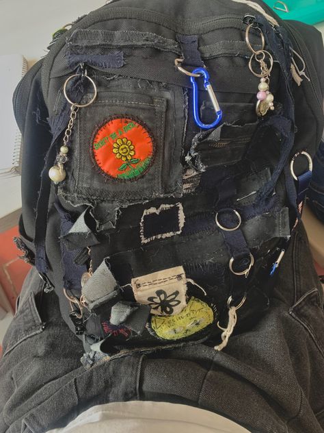 Alternative Backpack, Punk Backpack, Customized Backpack, Punk Bag, Zombie Apocalypse Outfit, Folk Punk, Apocalyptic Clothing, Fresh Clothes, Patch Ideas