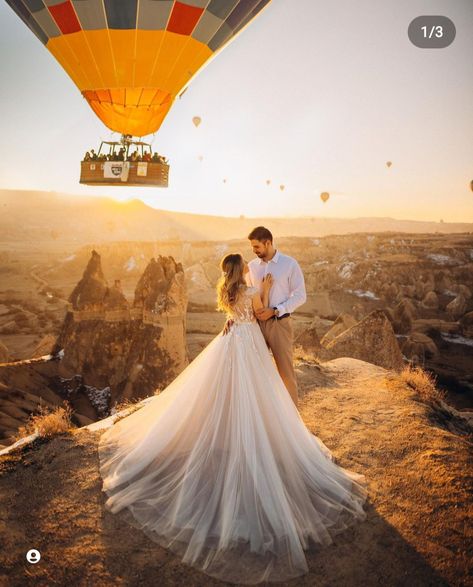 Balloon Engagement Pictures, Wedding Plan, Wedding Inspiration Fall, Elopement Wedding, Wedding Poses, Elope Wedding, Wedding Shoot, Hot Air Balloon, Air Balloon