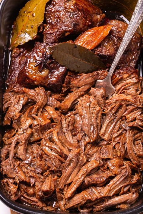 Chinese Shredded Beef - Cooking With Lei Sesame Oil Chicken, Ground Beef Stir Fry, Shredded Beef Recipes, Colombian Cuisine, Pulled Beef, Asian Beef, Pasta Rice, Beef Cheeks, Beef Meat