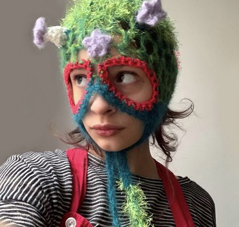 Weird Crochet Hats, Weird Knitting, Weird Crochet Patterns, Mohair Crochet, Crazy Crochet, Funky Hats, Fiber Artist, Crochet Fashion Patterns, Estilo Punk