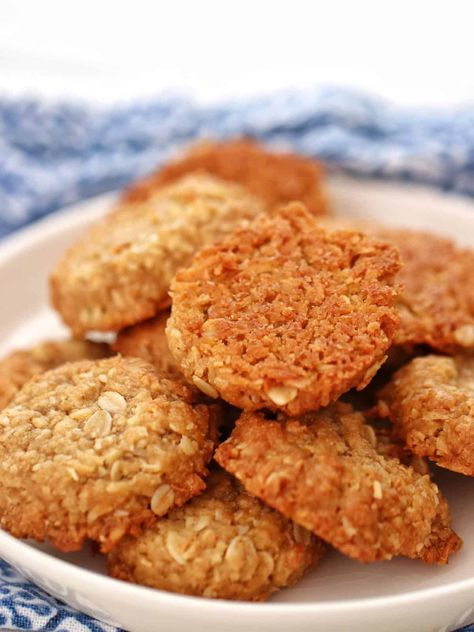 This Thermomix ANZAC biscuits recipe makes the classic recipe loved by generations even easier! Delicious chewy oat and coconut cookies are yours in just minutes with this quick and easy recipe. This Thermomix ANZAC biscuits recipe makes the classic recipe loved by generations even easier! Perfect for lunch boxes, afternoon snacks... or just because. #thermomixrecipes #cookies #recipesforbaking Thermomix Baking Recipes, Easy Anzac Biscuits, Thermomix Baking, Anzac Biscuits, Biscuits Recipe, Coconut Cookies, Golden Syrup, Thermomix Recipes, Biscuit Recipe