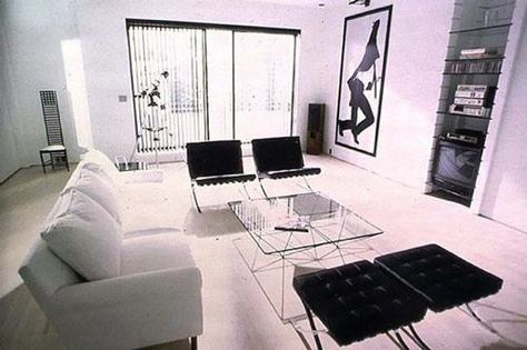 Patrick Bateman's apartment, American Psycho 1980s Interior, Patrick Bateman, Apartment Chic, Barcelona Chair, House On A Hill, Best Interior Design, Elle Decor, Best Interior, Floor Chair