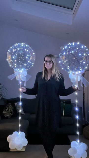 Led Balloons Wedding, 21 Bday, Light Up Balloons, Lighted Centerpieces, Led Balloons, Balloon Display, Balloon Stands, Year 6, Bubble Balloons