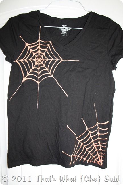 spider web halloween shirt using a bleach pen Bleach Tshirt Ideas, Spider Themed Outfit, Halloween Bleached Shirts, Bleach Tshirt Designs, Bleach Clothes Design, Bleach Pen Shirt, Bleached Clothing, Winx Redesign, Bleached Clothes