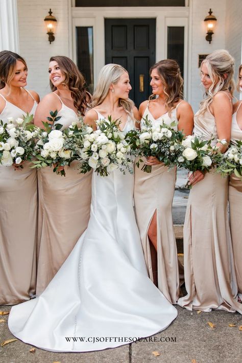 This couple's garden wedding ceremony was simple and chic, allowing their vows to be the star of the show. With classic white folding chairs and minimal white rose floral arrangements, guests were surrounded by the lush green of the gardens while Jayna and Brian said “I do.” Get inspired by this neutral wedding color palette in shades of white, gold and champagne from Nashville garden wedding venue CJ's Off the Square. Tap the pin to read their story and pin even more inspo for your wedding. Neutral Wedding Color Palette, Champagne Wedding Themes, Wedding Bouquet Champagne, Champagne Wedding Flowers, Wedding Theme Color Schemes, Champagne Wedding Colors, White Folding Chairs, Wedding September, Garden Chic Wedding