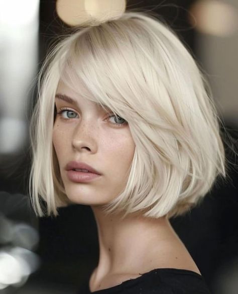 31 Inspiring Textured Bob Haircuts for Women Short Hair Choppy Bangs, Braids Bob With Beads, Blond Bob Hair, Haircuts For Dark Hair, Bob Haircut Styles, Inverted Bobs, Grey Hair Journey, Short Haircuts For Ladies, Haircuts For Ladies