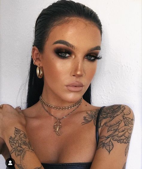 Trucco Glam, Maquillage On Fleek, Smokey Eyeshadow, Smink Inspiration, Pinterest Makeup, Shoulder Tattoos For Women, Makeup Goals, Piercing Tattoo, Makeup Makeup