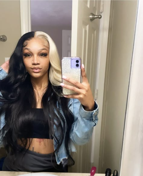 Black Middle Part Wig, Iphone Selfies, Baddie Hair, Middle Part Wig, Diy Hair Extensions, Mood Bored, Protective Hair, Wig Ideas, Colourful Hair