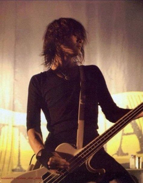 Toshiya Dir En Grey, Dir En Grey, Comic Relief, Bass Guitar, Long Hair, Bass, Guitar, Grey, Hair