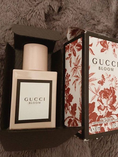 Perfume Snapchat, Gucci Bloom Perfume, Topical Essential Oils, Bloom Perfume, Austin And Catherine, Mademoiselle Perfume, Essential Oil Aphrodisiac, Essential Oil Perfume Blends, Perfume Smells