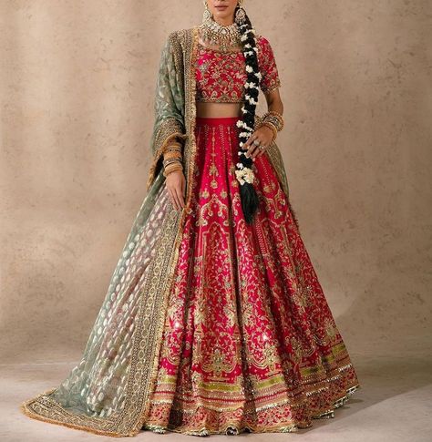 Lehenga With Contrast Dupatta, Contrast Dupatta, Peach Lehenga, Red Lehenga, Fashion Attire, Lehenga, Fashion Dresses, Dress Outfits, Red