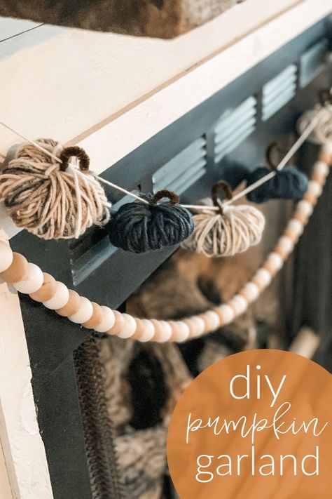 Fall Yarn Crafts, Pumpkin Garland Diy, Yarn Pumpkin Garland, Fall Mantel Decor, Pumpkin Banner, Fall Farmhouse Decor, Banner Diy, Pumpkin Garland, Thanksgiving Decorations Diy